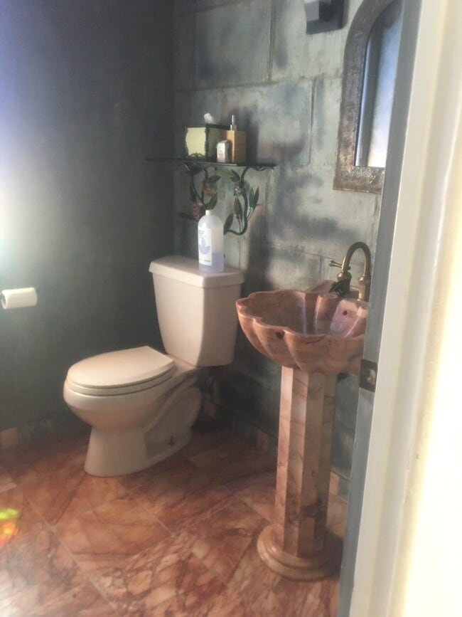 Building Photo - 2308 Canyon View Rd