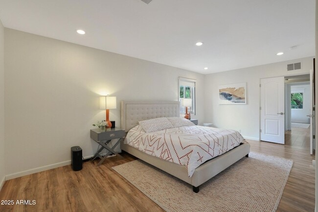 Building Photo - 2226 E Fairmount Ave