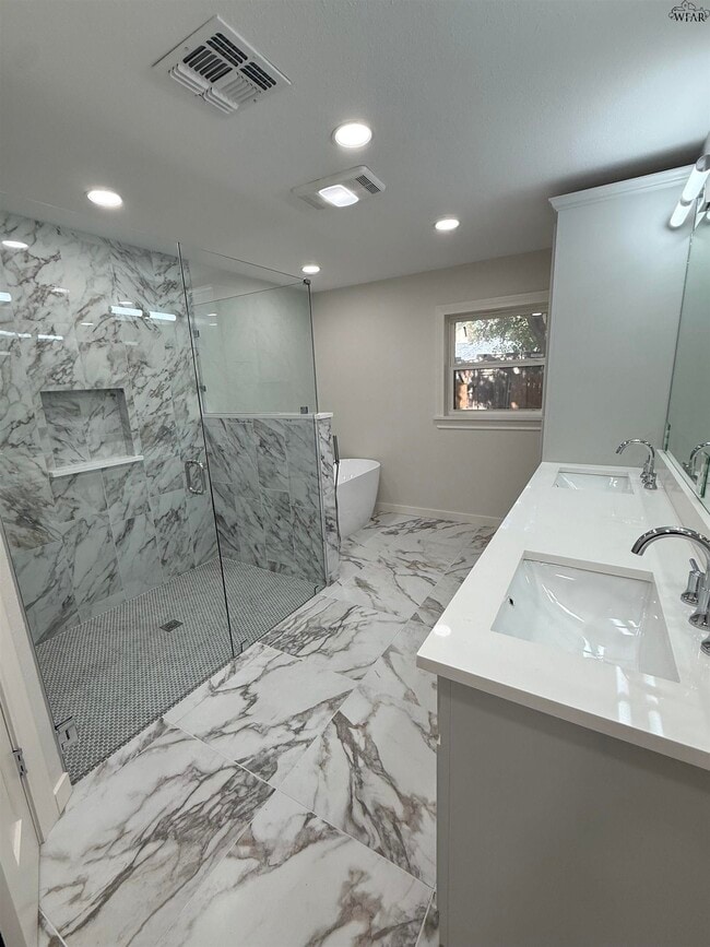 Building Photo - 2208 Avondale St