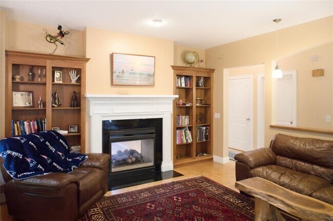 Building Photo - 37 Seabury Dr