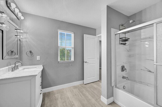 Building Photo - Charming 3-Bedroom Two-Story Home in Gated...