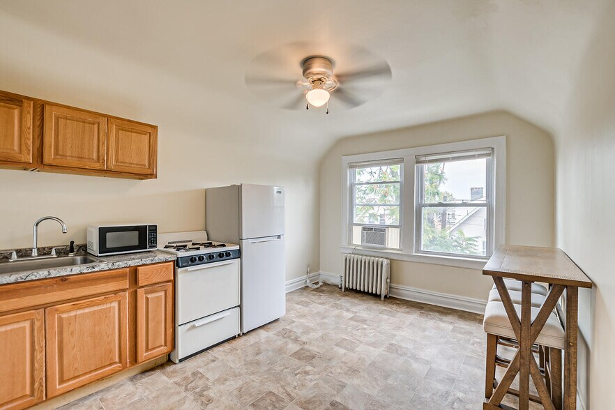 Building Photo - 46 Van Houten Ave