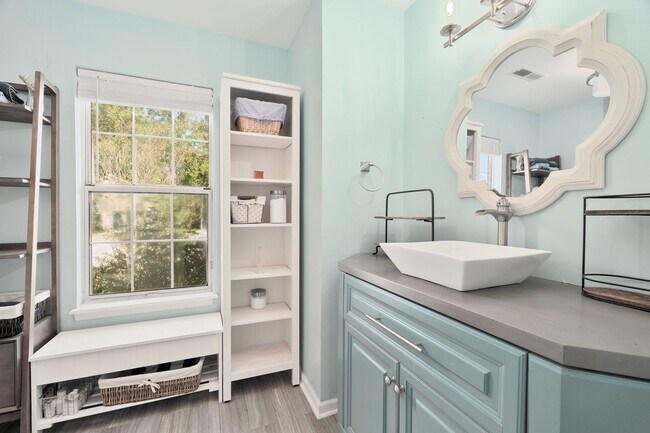 Building Photo - Modern Comfort and Convenience in Citadel ...