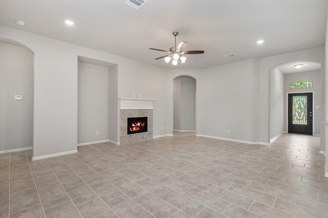 Building Photo - 11826 Briarwood Ln