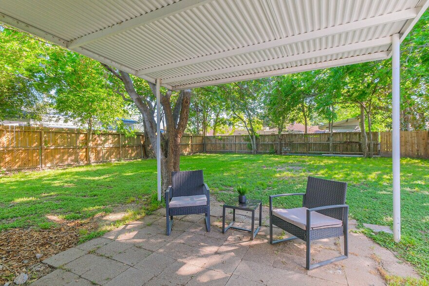 Building Photo - 6705 Lodge St