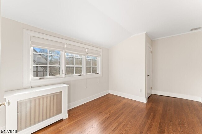 Building Photo - 57 Pomander Walk