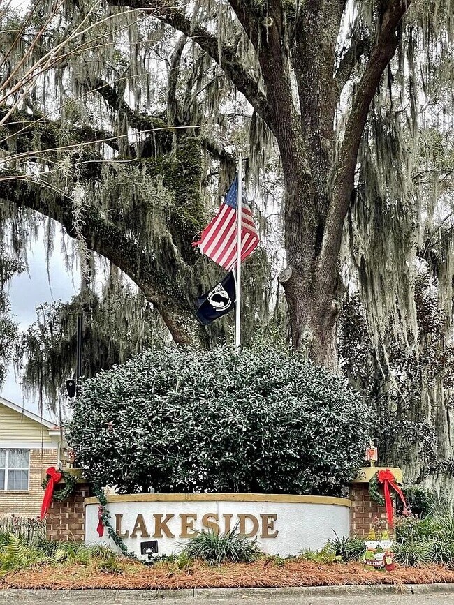 Building Photo - Lakeside Subdivision