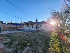 Building Photo - 3 Bed Home in Denver's Athmar Park  **Move...