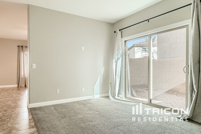 Building Photo - 8948 E Pampa Ave