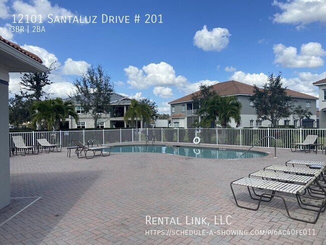 Building Photo - 12101 Santaluz Dr