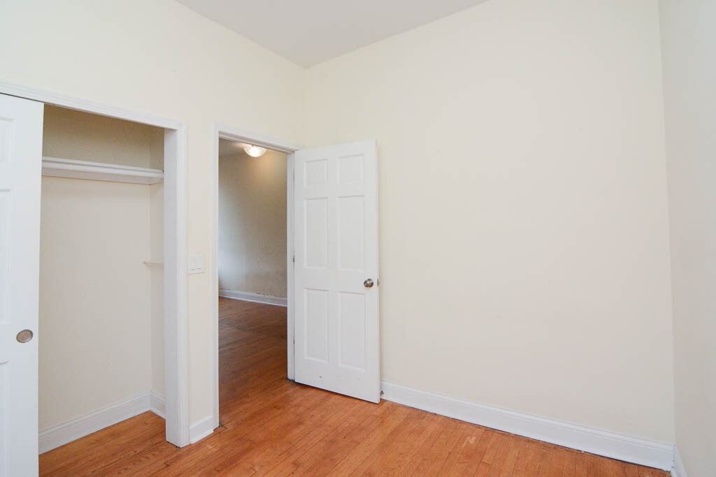 Building Photo - 2347 W 24th Pl