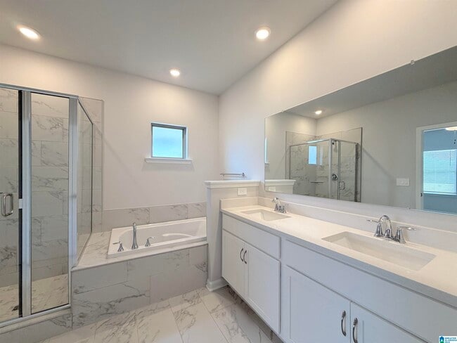 Building Photo - 14707 Mountain Strm Dr