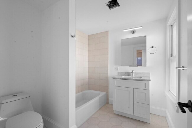 Building Photo - 62 Walden St