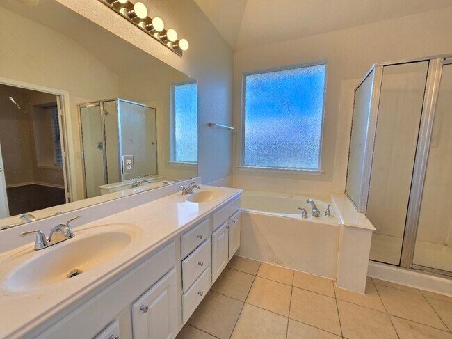 Building Photo - 18631 Mosshill Estates Ln