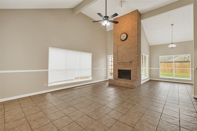 Building Photo - 12322 Meadow Ridge Dr