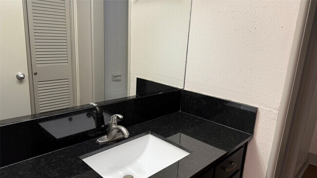 Building Photo - 5400 Memorial Dr
