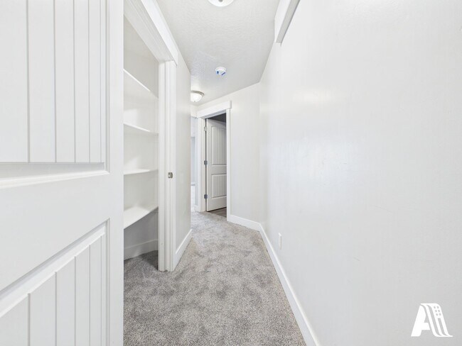 Building Photo - 14447 S Quiet Shade Dr