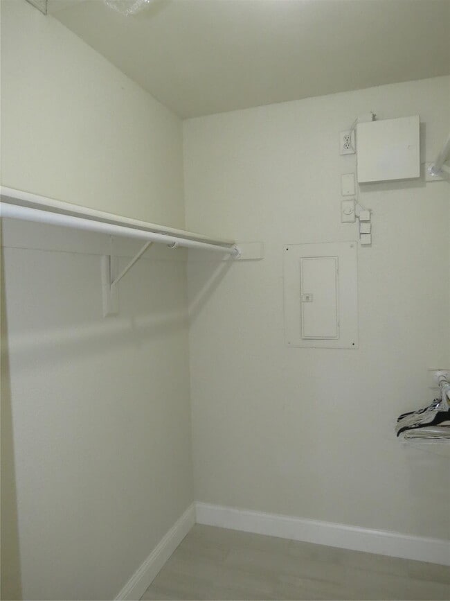 Building Photo - 5757 E University Blvd