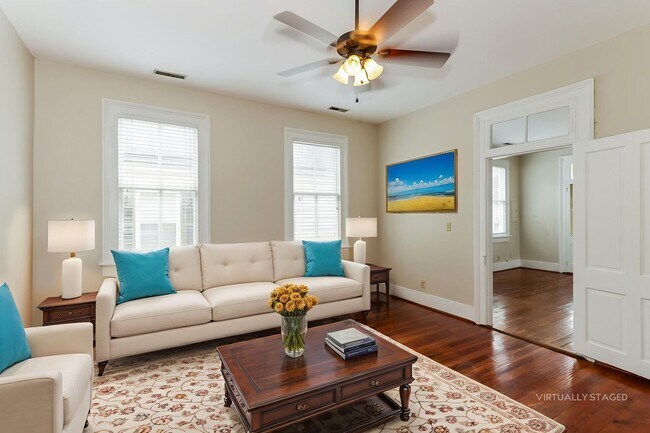 Building Photo - Modern 2-Bedroom Apartment in Historic Maz...