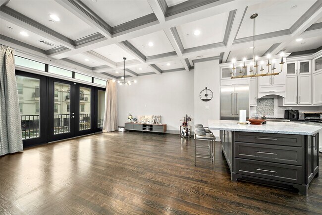 Building Photo - 2905 Bering Dr
