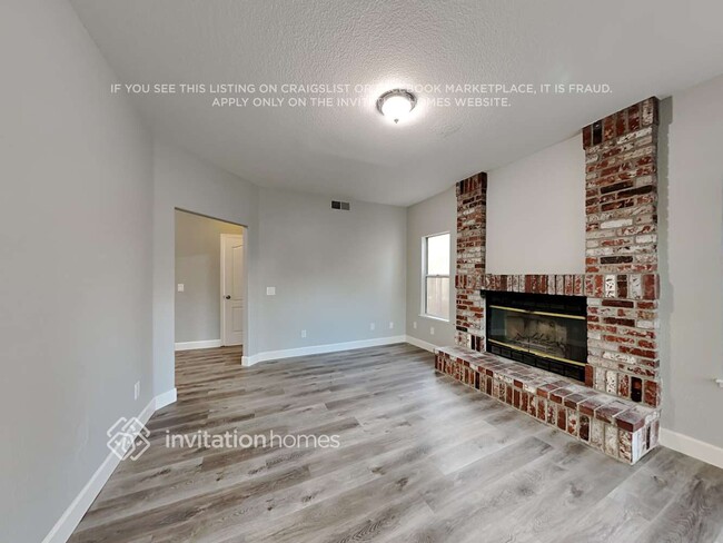 Building Photo - 8729 Longspur Way