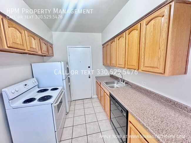 Building Photo - 3270 Warrensville Center Rd