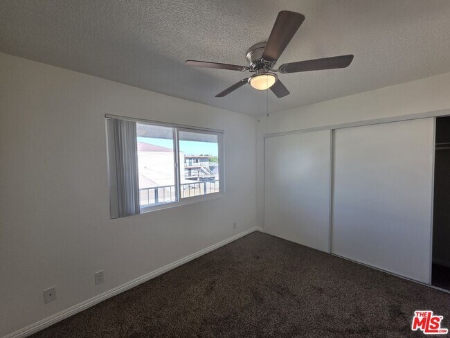 Building Photo - 11716 Oxford Ave