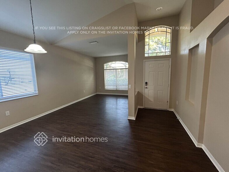 Building Photo - 15454 Martinmeadow Dr