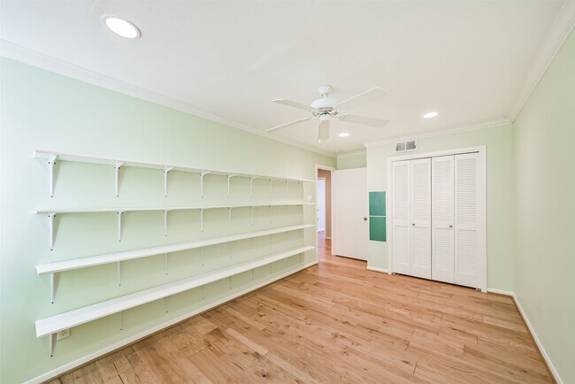 Building Photo - 4521 Acacia St