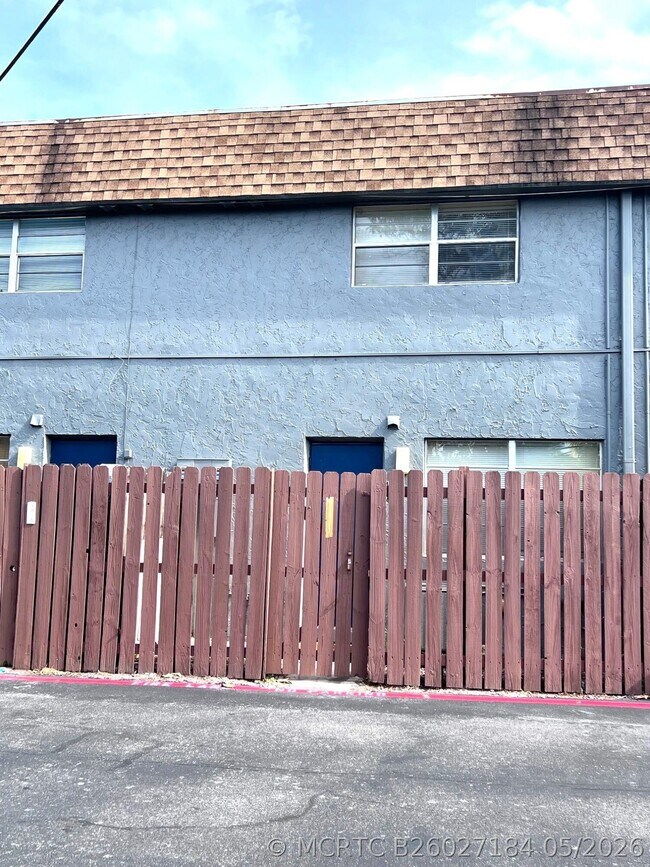 Building Photo - 4844 NW 9th Dr