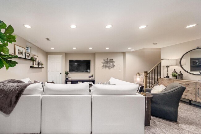 Building Photo - 9550 Mission Dr