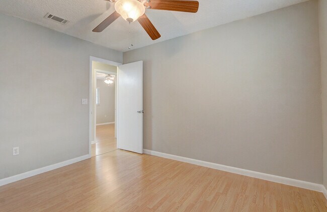 Building Photo - 5281 Jade Cir