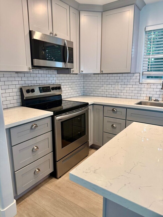 Building Photo - Cute Cottage