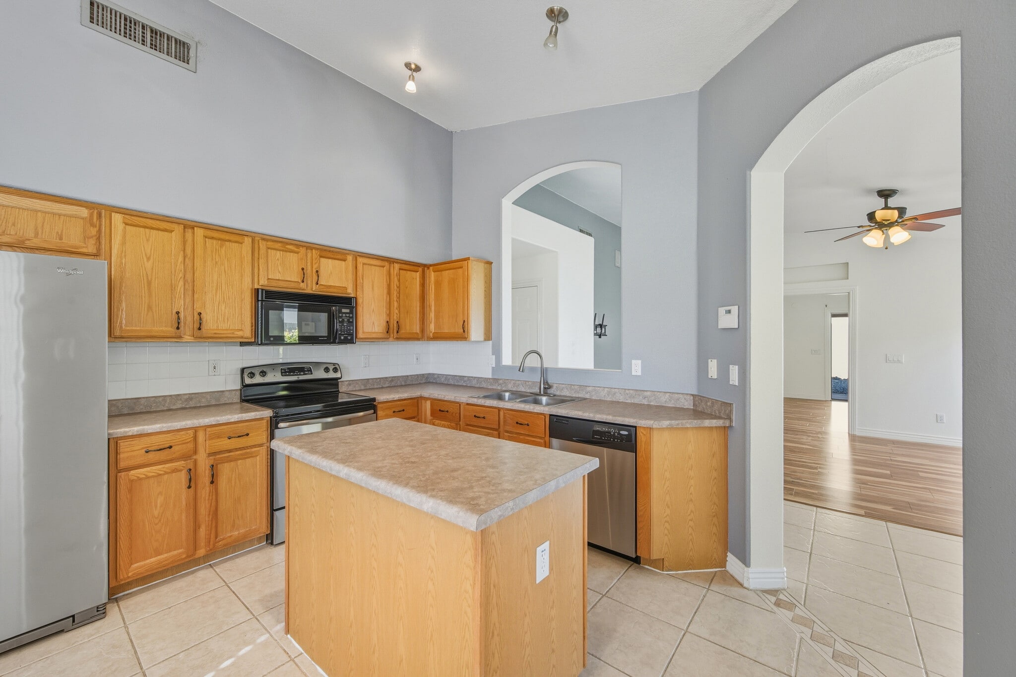 Building Photo - 6978 W Kings Ave