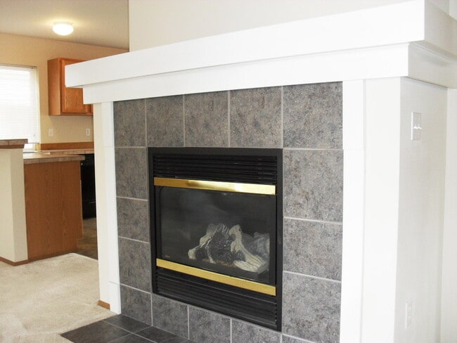 Building Photo - Beautiful 4 Bedroom 2.5 Bath in Liberty Ri...