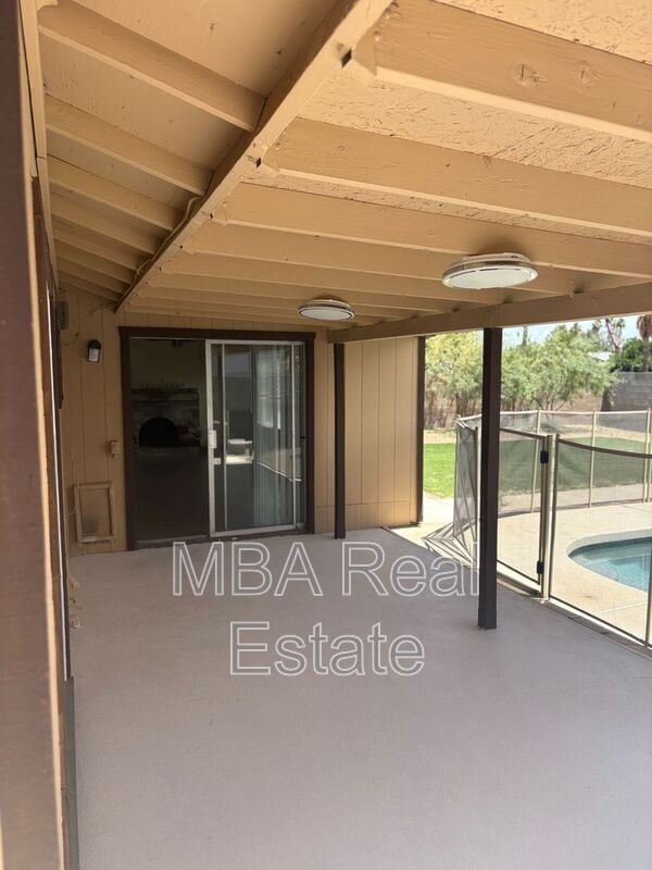 Building Photo - 4027 E Windrose Dr