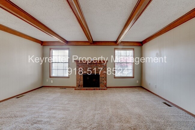 Building Photo - Beautiful 2bed/2bath Duplex!!