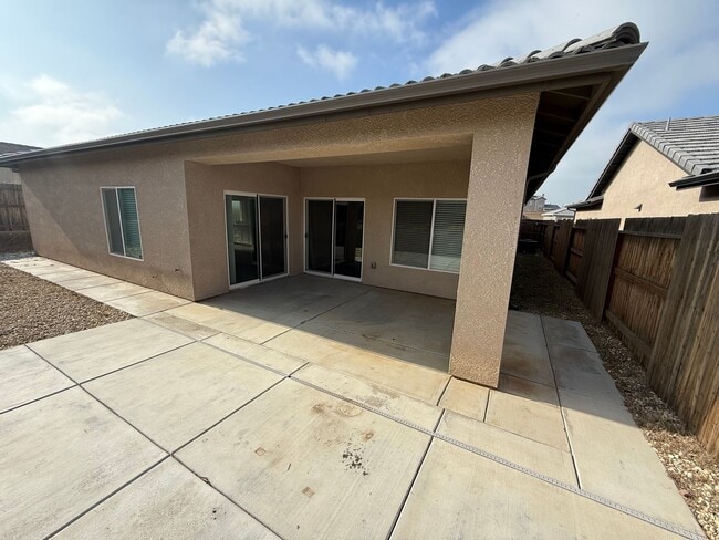 Building Photo - 6217 Curvy Hills Dr