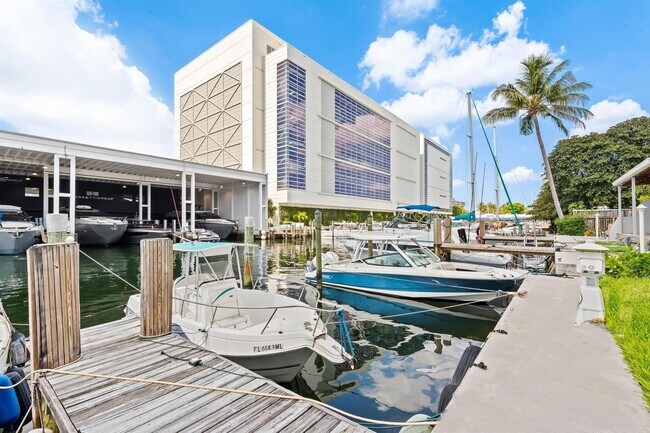 Building Photo - Southeast 15th Street, Fort Lauderdale, FL 33316 - 2 BR 2 BA single-family home