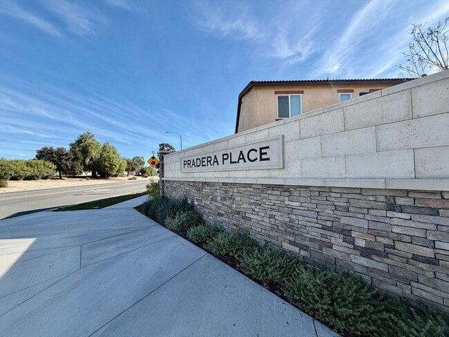 Building Photo - Stylish 4-Bedroom Solar Home Near Community Park