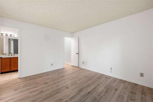 Building Photo - 1306 McClelen Way