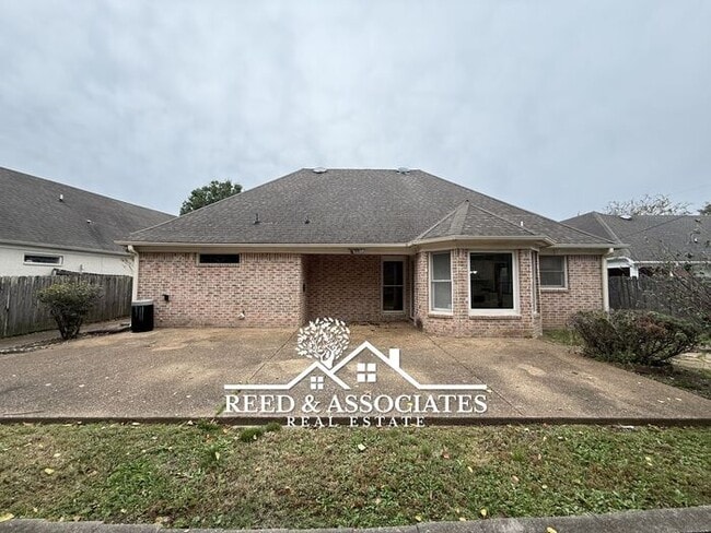 Building Photo - Cordova Home Located in Quiet Cove!