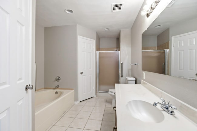 Building Photo - 9706 Autumn Dew