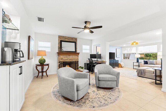 Building Photo - 8848 Sunlit Cove Dr NE
