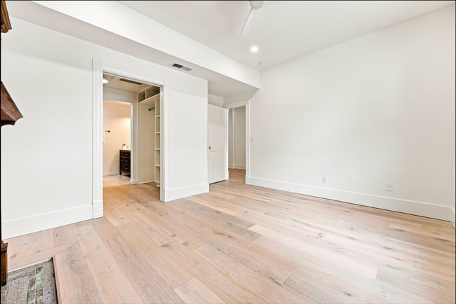 Building Photo - 2554 W 32nd Ave