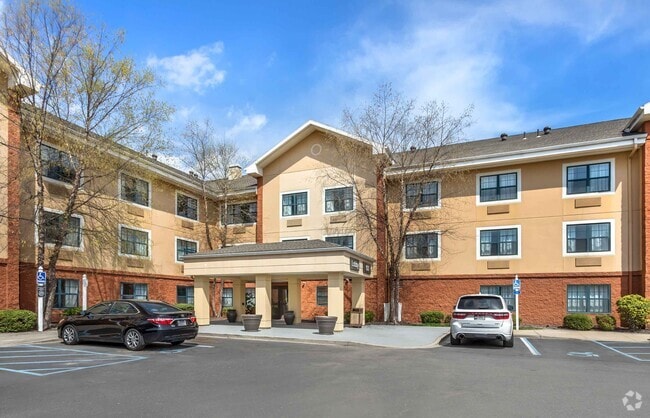 Building Photo - 100 Spagnoli Rd