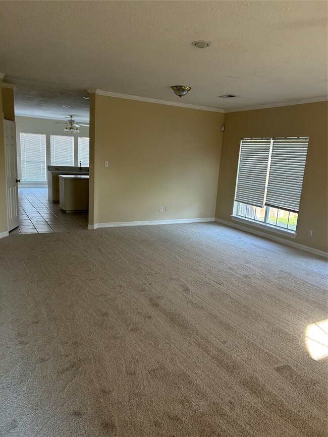 Building Photo - 17610 W Fawn River Cir