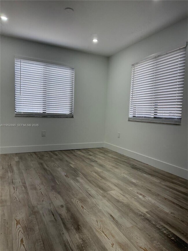 Building Photo - 3609 SW 27th St