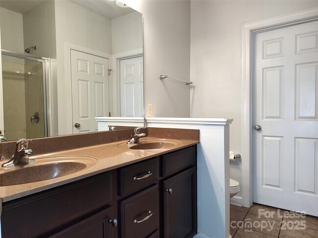 Building Photo - 14616 Juventus St