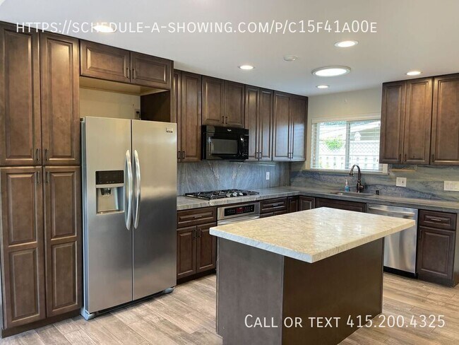 Building Photo - 211 Hacienda-